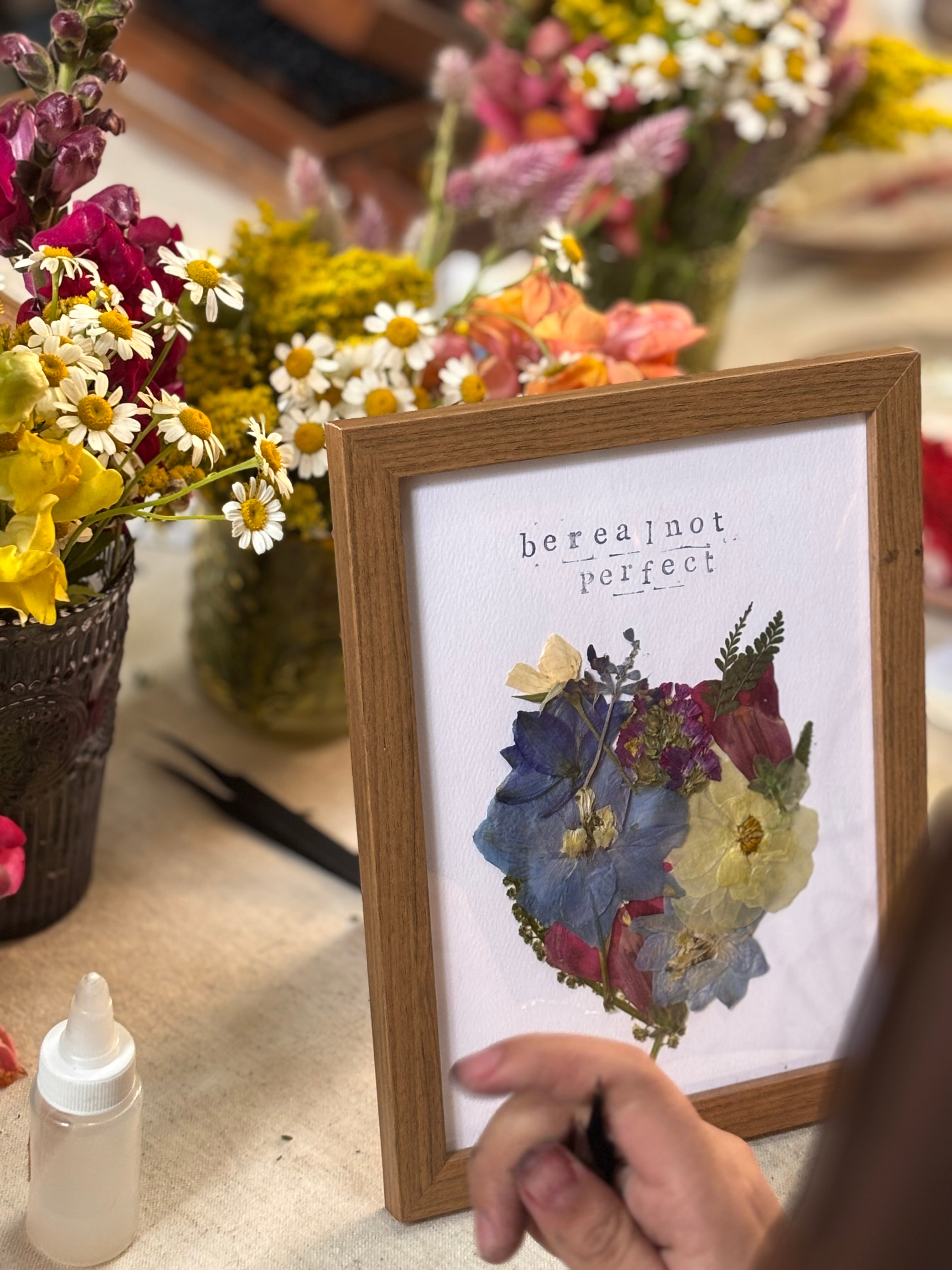 Henko · Obra floral enmarcada