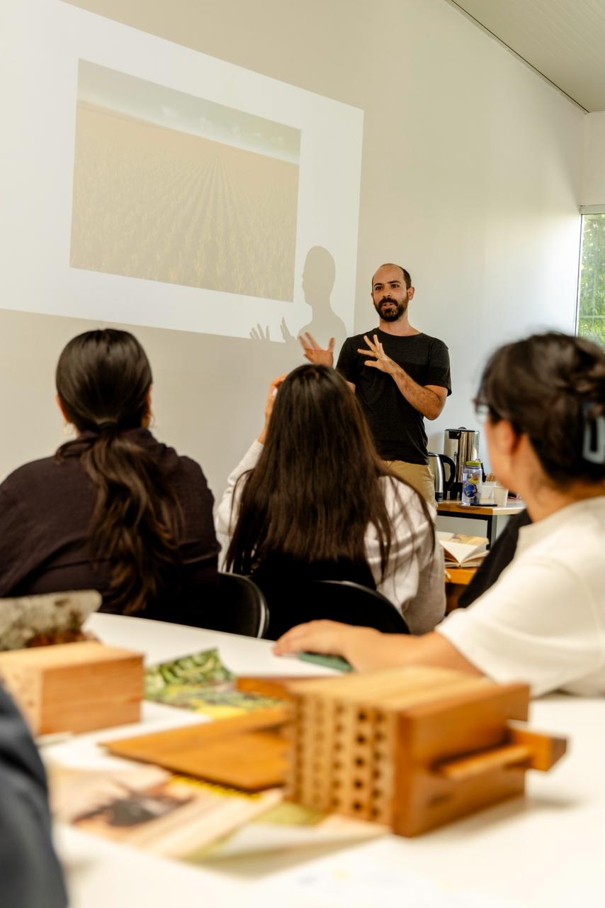 Ayudemos a las abejas nativas